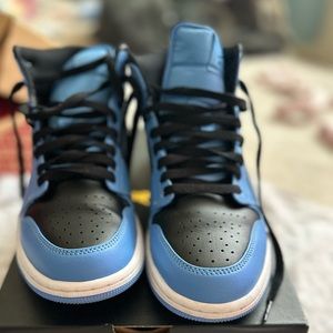 Nike Air Jordan 1 Mid Men’s size 7.5